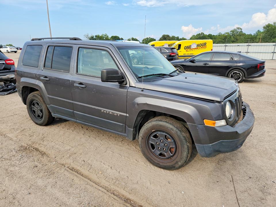 66537576 :رقم المزاد ، 1C4NJPBB5FD313816 vin ، 2015 Jeep Patriot مزاد بيع