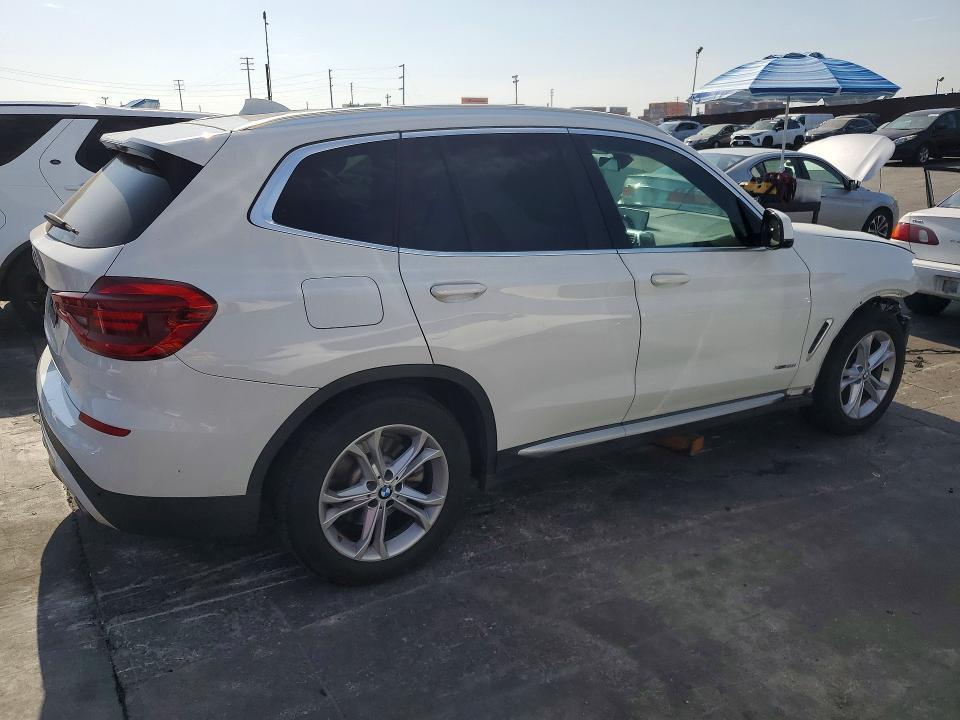 63571076 :رقم المزاد ، 5UXTR9C59JLC79898 vin ، 2018 Bmw X3 مزاد بيع