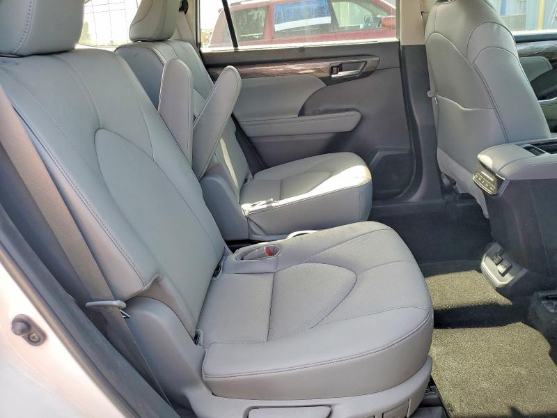 2023 Toyota Highlander Hybrid მანქანა იყიდება აუქციონზე, vin: 5TDYARAH4PS522887, აუქციონის ნომერი: 64062776