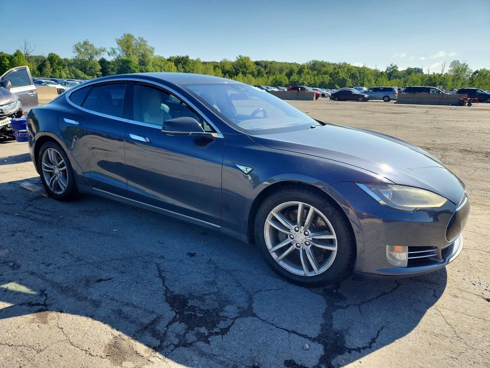 2015 Tesla Model S მანქანა იყიდება აუქციონზე, vin: 5YJSA1E14FF110508, აუქციონის ნომერი: 65216316