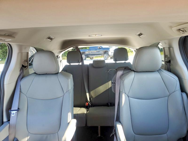 63671116 :رقم المزاد ، 5TDYRKEC5NS077782 vin ، 2022 Toyota Sienna مزاد بيع