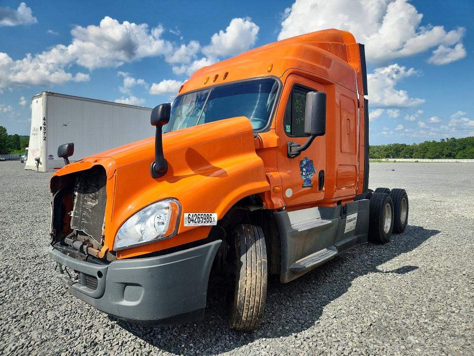 Продажа на аукционе авто 2014 Freightliner Cascadia, vin: 1FUGGLD5XELFK3349, номер лота: 64265986