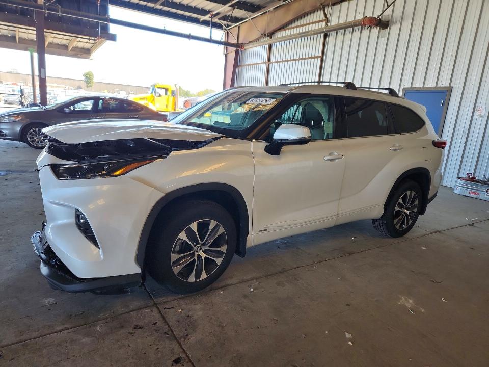 Продажа на аукционе авто 2022 Toyota Highlander Hybrid, vin: 5TDHBRCH0NS549494, номер лота: 67157866
