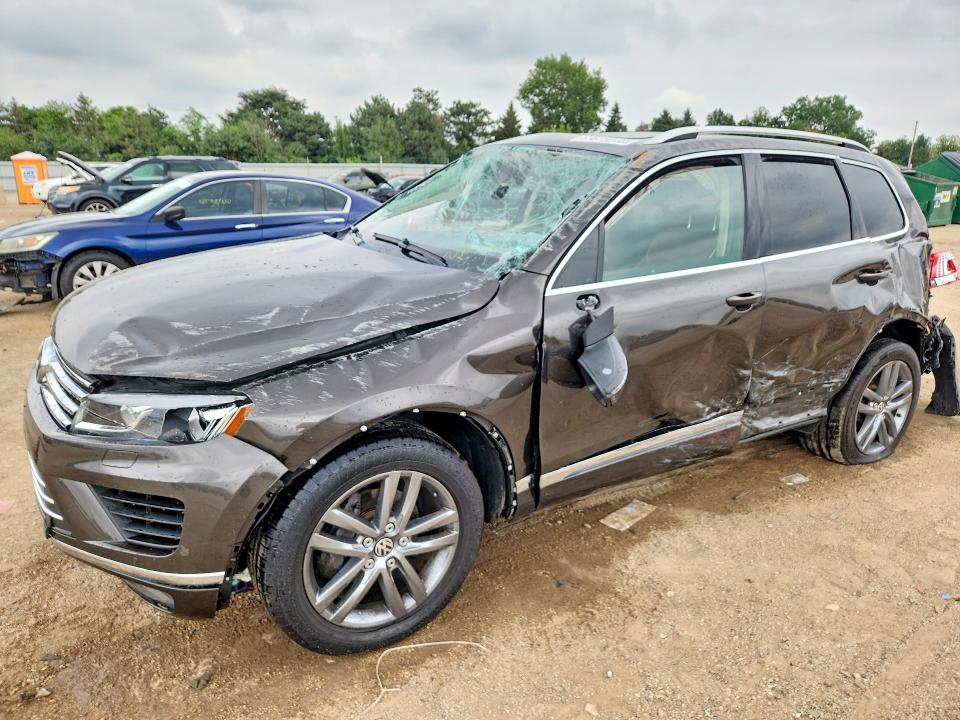 Auction sale of the 2015 Volkswagen Touareg, vin: WVGEF9BP0FD001665, lot number: 63675016