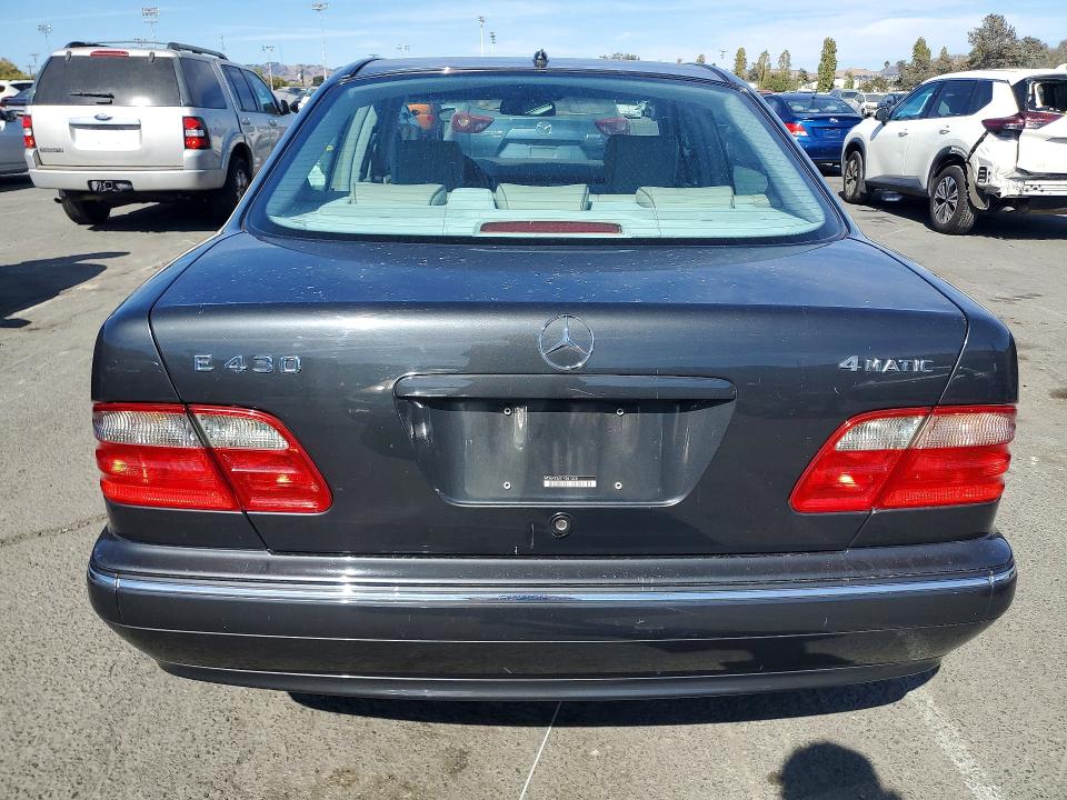 2001 Mercedes-benz E მანქანა იყიდება აუქციონზე, vin: WDBJF83J01X061328, აუქციონის ნომერი: 65051876