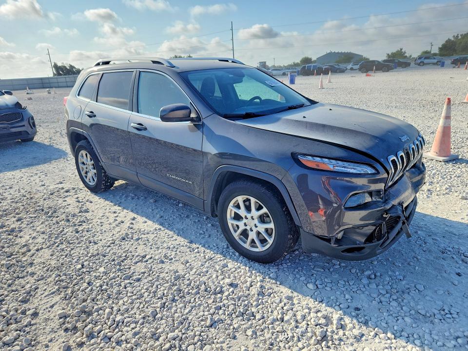 64109846 :رقم المزاد ، 1C4PJLCS8HW574283 vin ، 2017 Jeep Cherokee مزاد بيع