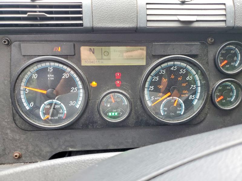 66000546 :رقم المزاد ، 1FUBGBDV2HLHH2247 vin ، 2017 Freightliner Cascadia 113 مزاد بيع