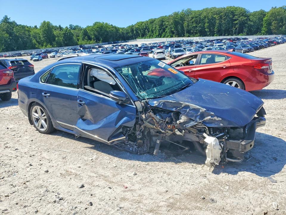 2015 Volkswagen Passat მანქანა იყიდება აუქციონზე, vin: 1VWBT7A37FC075011, აუქციონის ნომერი: 63640646