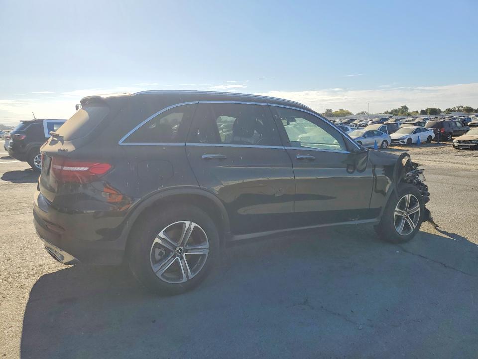 65951706 :رقم المزاد ، WDC0G4KB3JV023353 vin ، 2018 Mercedes-benz Glc مزاد بيع