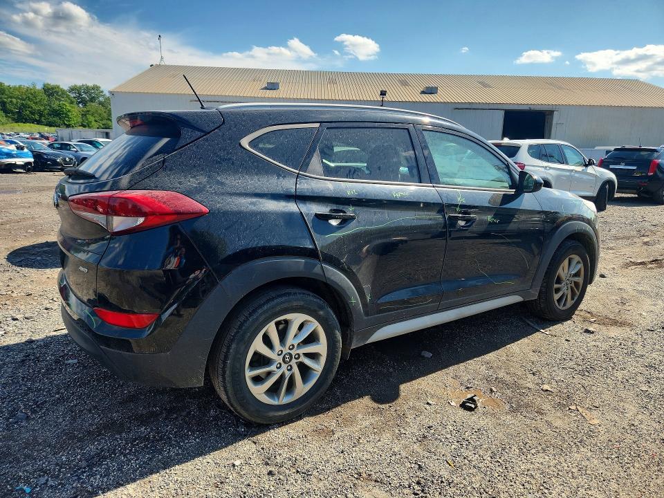 2017 Hyundai Tucson მანქანა იყიდება აუქციონზე, vin: KM8J3CA45HU427169, აუქციონის ნომერი: 63735886
