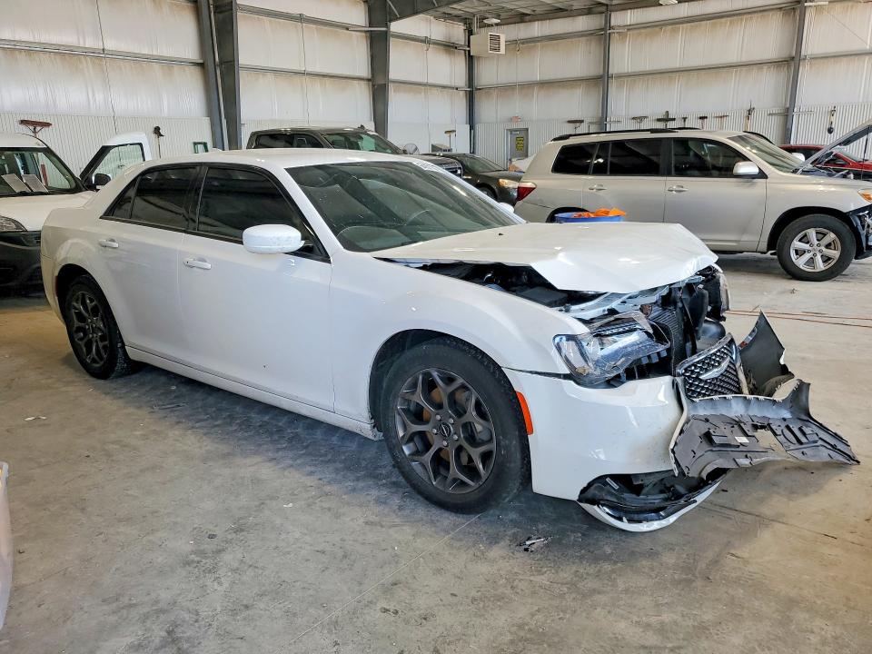 Продажа на аукционе авто 2018 Chrysler 300, vin: 2C3CCAGG2JH141392, номер лота: 64291106