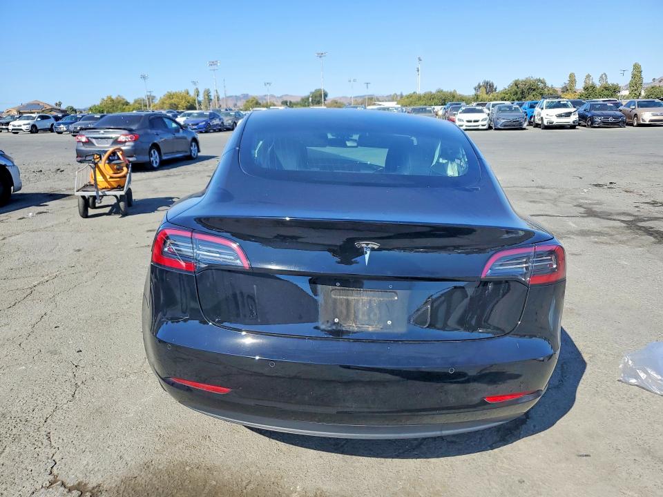 Продаж на аукціоні авто 2018 Tesla Model 3, vin: 5YJ3E1EA2JF075856, номер лоту: 64821436