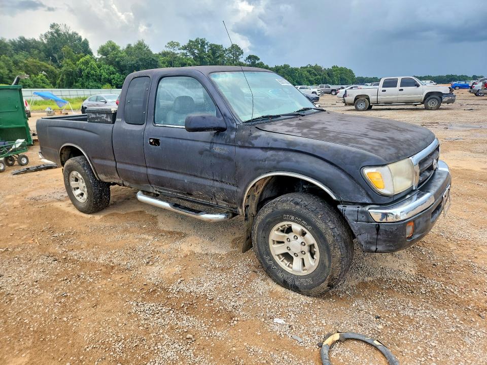 65017326 :رقم المزاد ، 4TASN92N1YZ630426 vin ، 2000 Toyota Tacoma مزاد بيع