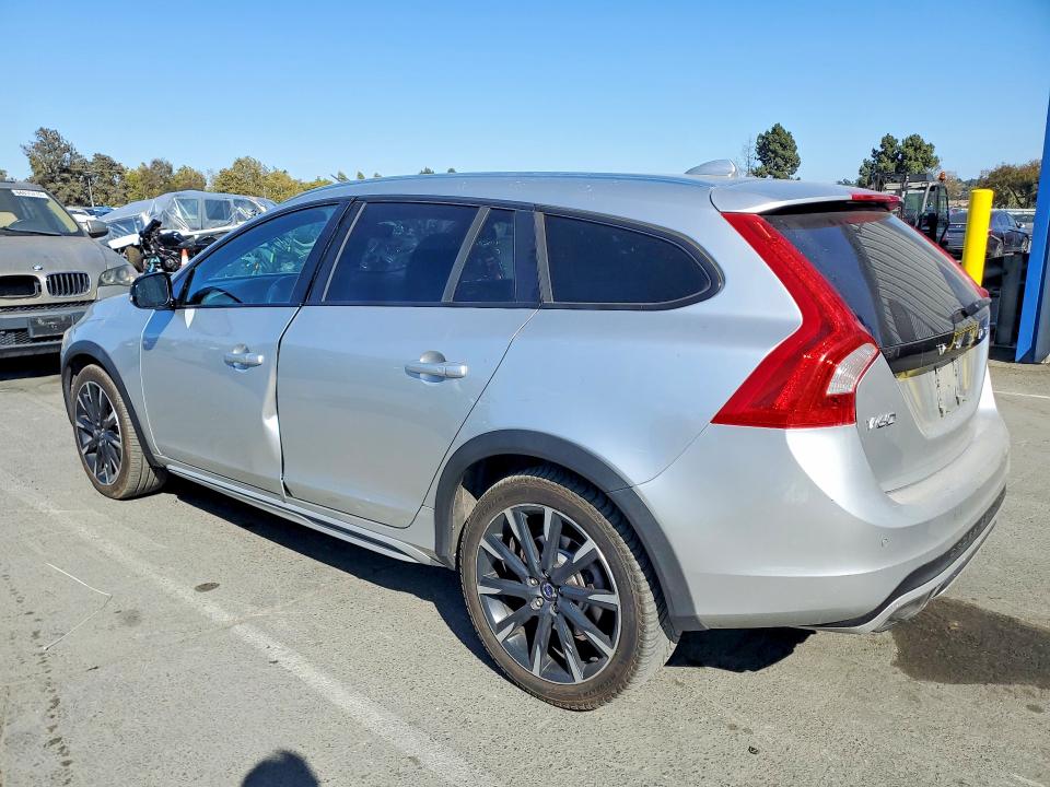 Продаж на аукціоні авто 2016 Volvo V60 Cross Country, vin: YV4612HK5G1017449, номер лоту: 64684056