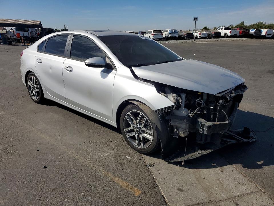 2020 Kia Forte მანქანა იყიდება აუქციონზე, vin: 3KPF54AD1LE211675, აუქციონის ნომერი: 65344516