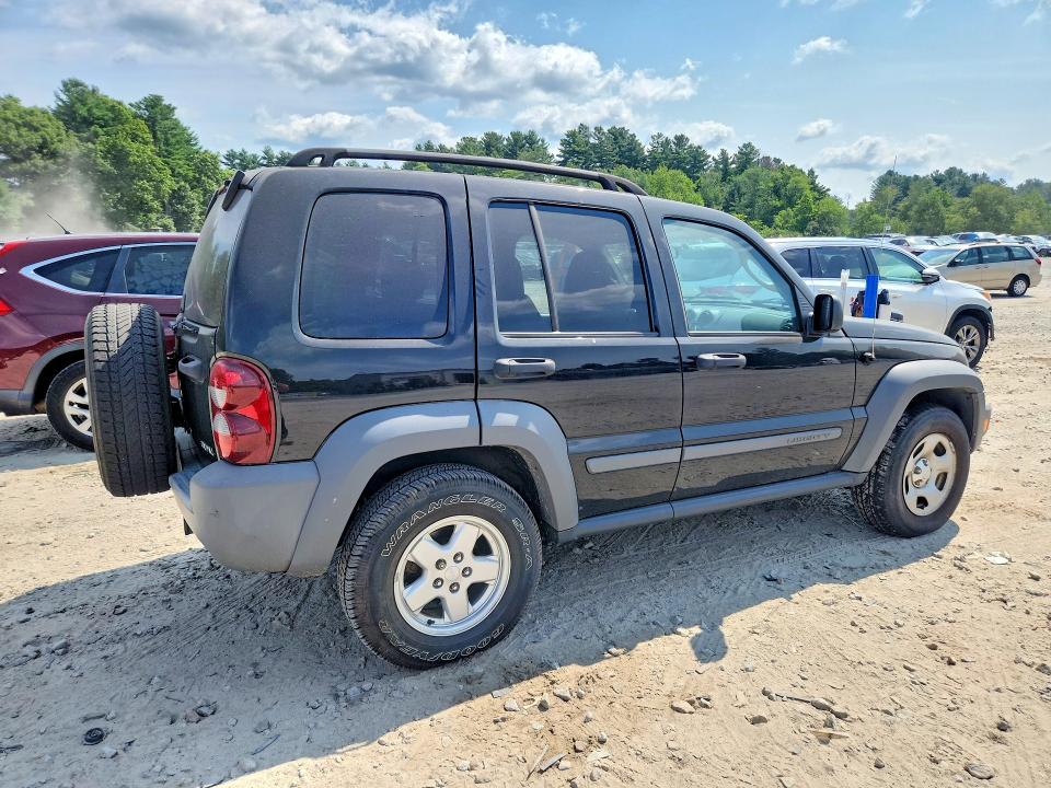 2005 Jeep Liberty მანქანა იყიდება აუქციონზე, vin: 1J4GL48KX5W585588, აუქციონის ნომერი: 63889696