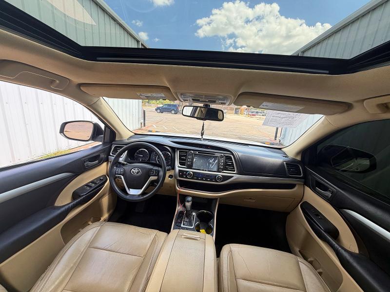 65043006 :رقم المزاد ، 5TDKKRFH9GS155738 vin ، 2016 Toyota Highlander مزاد بيع