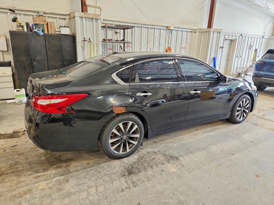 Продаж на аукціоні авто 2017 Nissan Altima, vin: 1N4AL3APXHC207620, номер лоту: 64615126