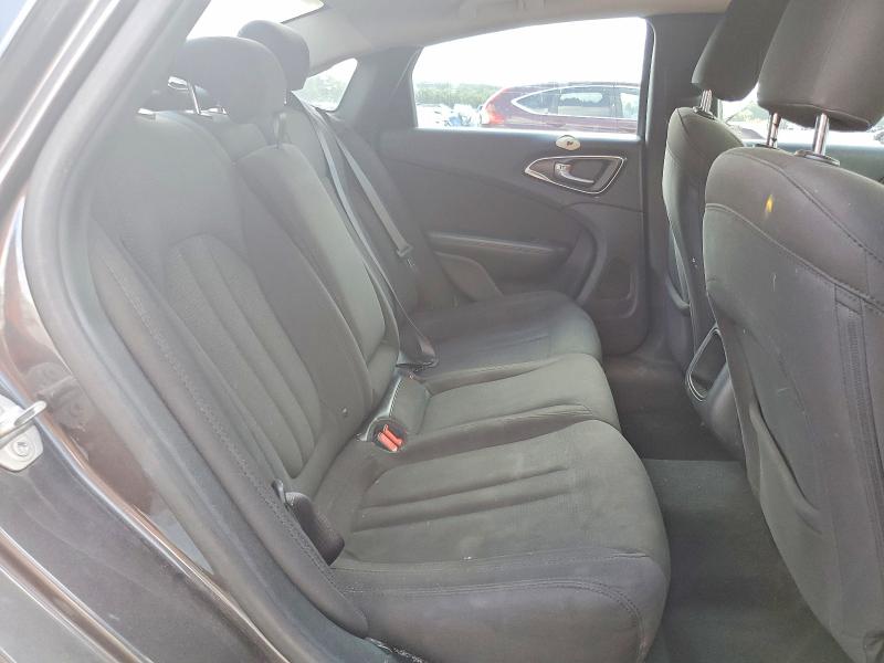 63527986 :رقم المزاد ، 1C3CCCAB0GN176828 vin ، 2016 Chrysler 200 مزاد بيع