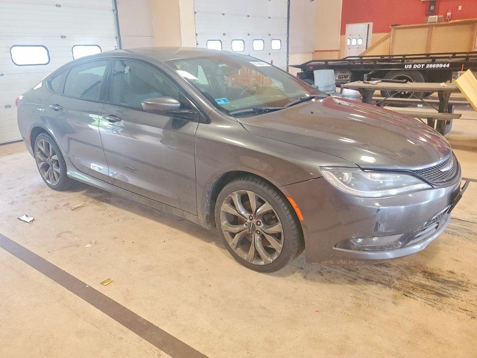 67060476 :رقم المزاد ، 1C3CCCDG9FN624246 vin ، 2015 Chrysler 200 مزاد بيع