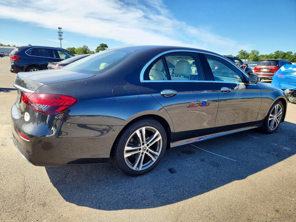 66918606 :رقم المزاد ، W1KZF8EB0MA995240 vin ، 2021 Mercedes-benz E مزاد بيع