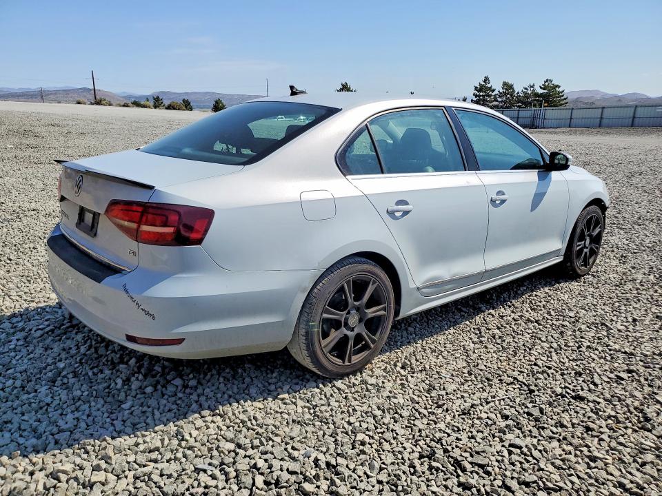 63337416 :رقم المزاد ، 3VWL17AJ7HM382429 vin ، 2017 Volkswagen Jetta مزاد بيع