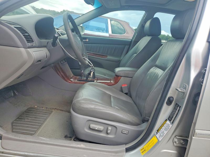 63823126 :رقم المزاد ، 4T1BF30K05U614410 vin ، 2005 Toyota Camry مزاد بيع