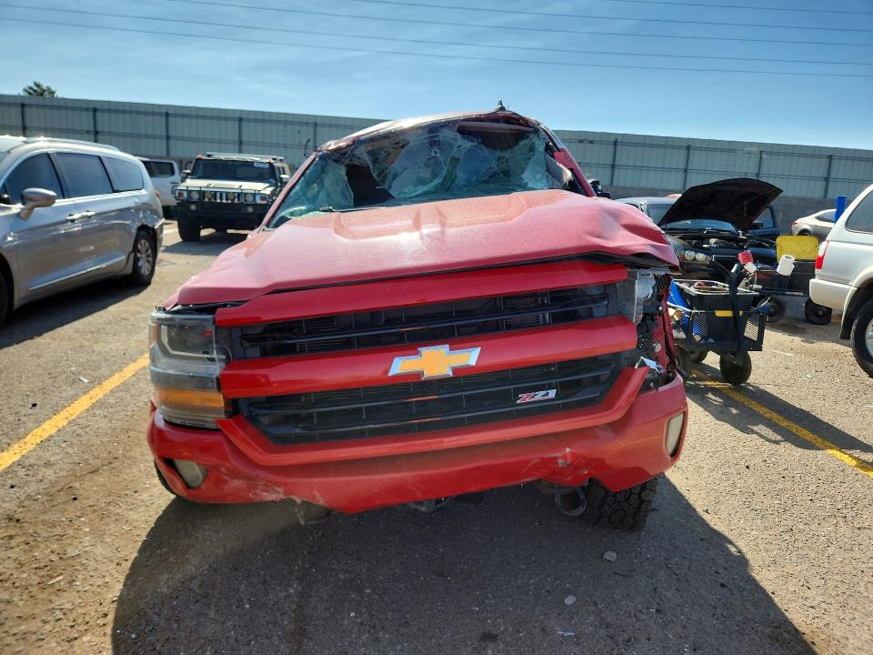 63237136 :رقم المزاد ، 3GCUKREC5HG421450 vin ، 2017 Chevrolet Silverado مزاد بيع