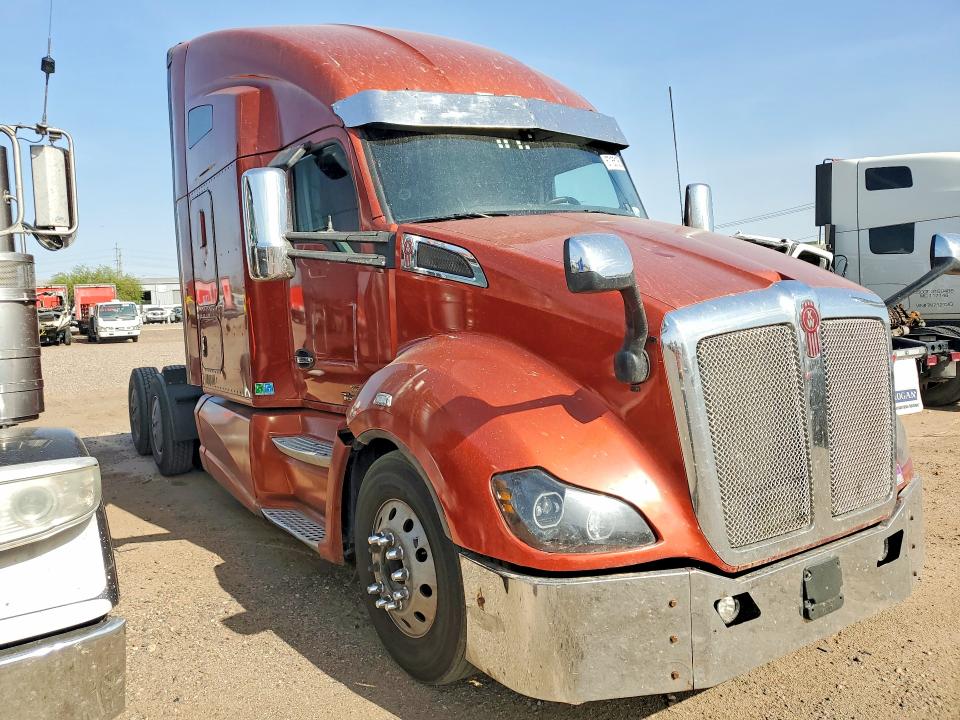 67165136 :رقم المزاد ، 1XKYDP9X8LJ342427 vin ، 2020 Kenworth Construction مزاد بيع