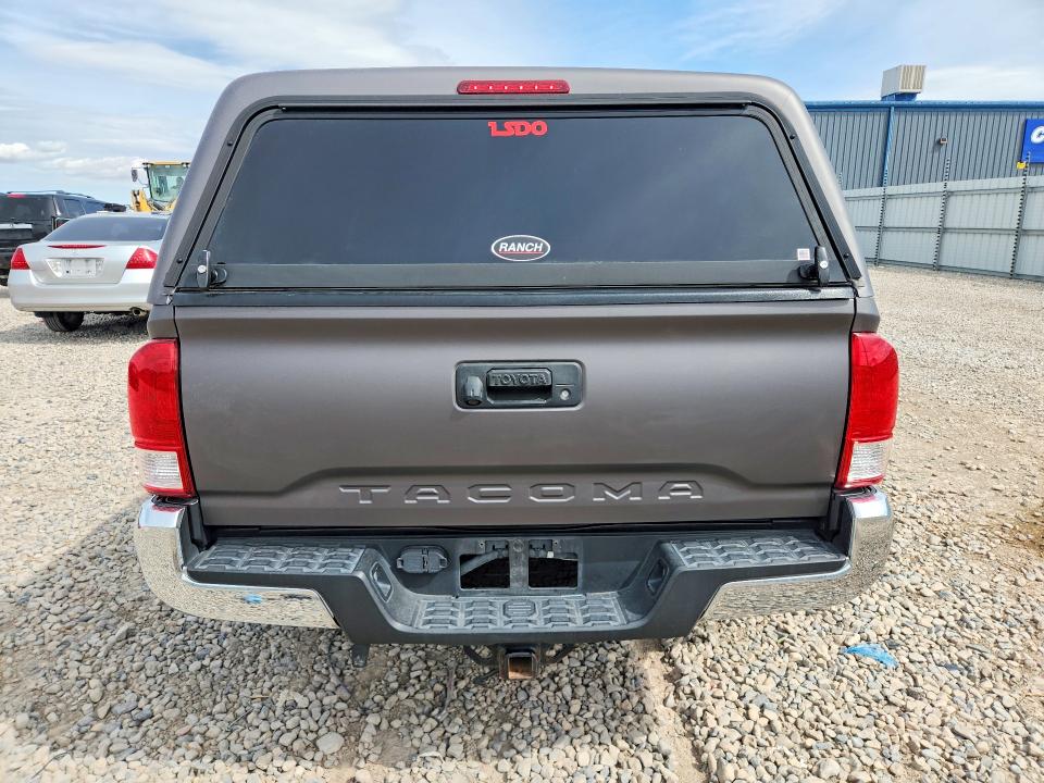 64979596 :رقم المزاد ، 5TFCZ5AN3HX117925 vin ، 2017 Toyota Tacoma مزاد بيع