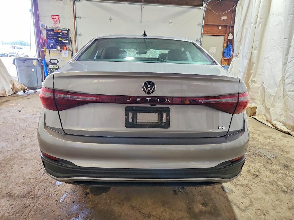 64017956 :رقم المزاد ، 3VW7X7BU8SM010579 vin ، 2025 Volkswagen Jetta مزاد بيع