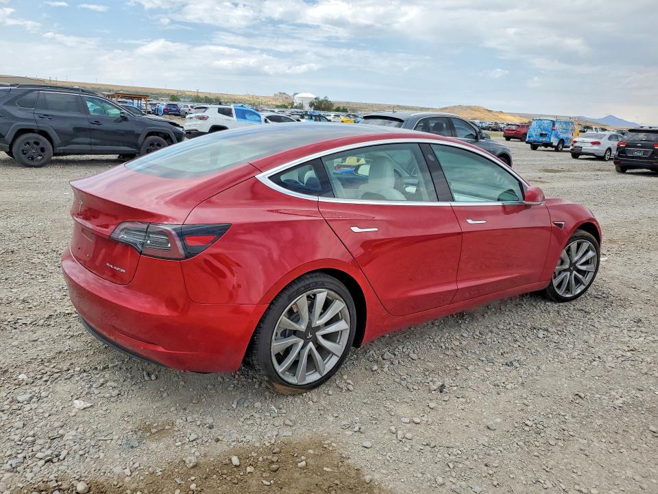 Продажа на аукционе авто 2018 Tesla Model 3, vin: 5YJ3E1EB6JF135162, номер лота: 64689076