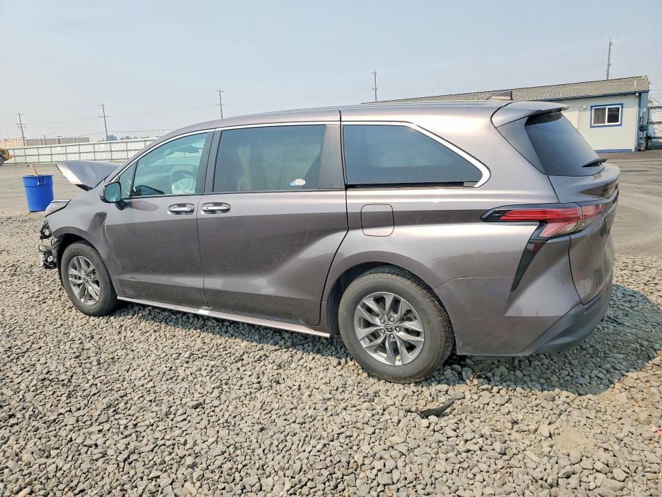 64135956 :رقم المزاد ، 5TDYRKEC4NS093309 vin ، 2022 Toyota Sienna مزاد بيع