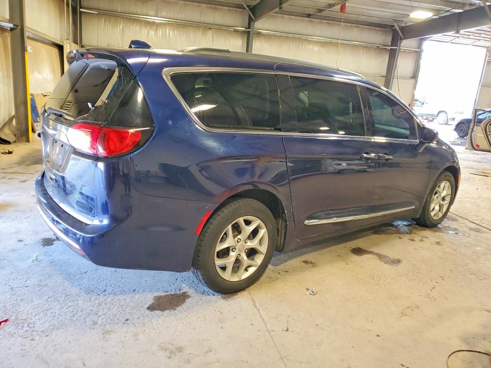 63039366 :رقم المزاد ، 2C4RC1BG0HR756752 vin ، 2017 Chrysler Pacifica مزاد بيع