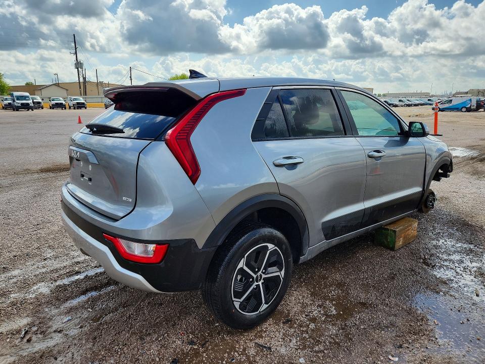 2026 Kia Niro მანქანა იყიდება აუქციონზე, vin: KNDCP3LE9T5362143, აუქციონის ნომერი: 64691416
