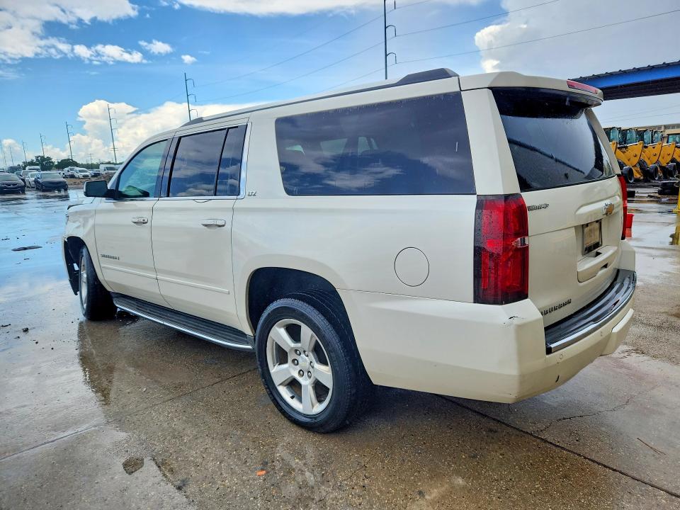 64184396 :رقم المزاد ، 1GNSCKKC8FR726025 vin ، 2015 Chevrolet Suburban مزاد بيع