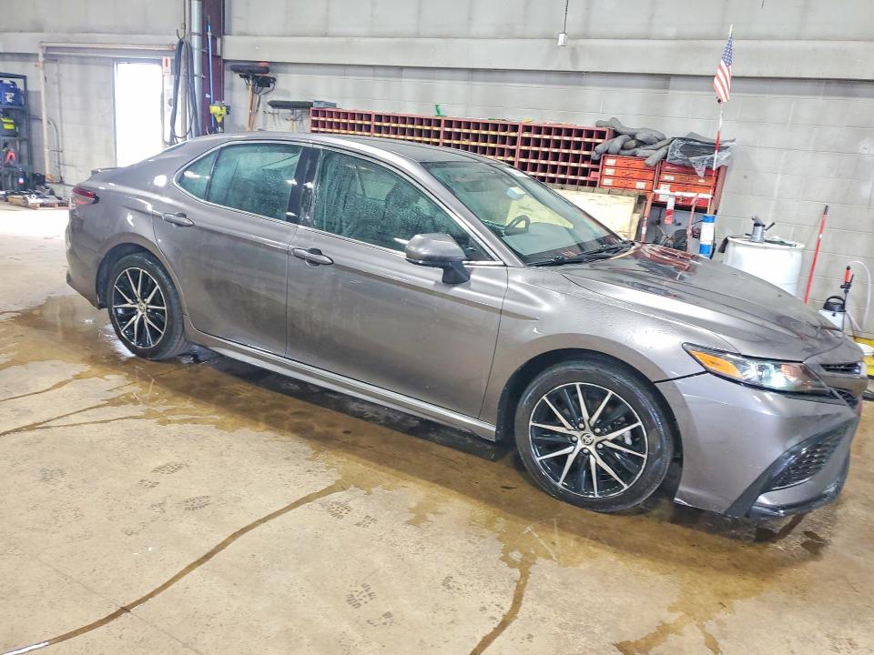 2021 Toyota Camry მანქანა იყიდება აუქციონზე, vin: 4T1G11AK5MU413723, აუქციონის ნომერი: 63928136