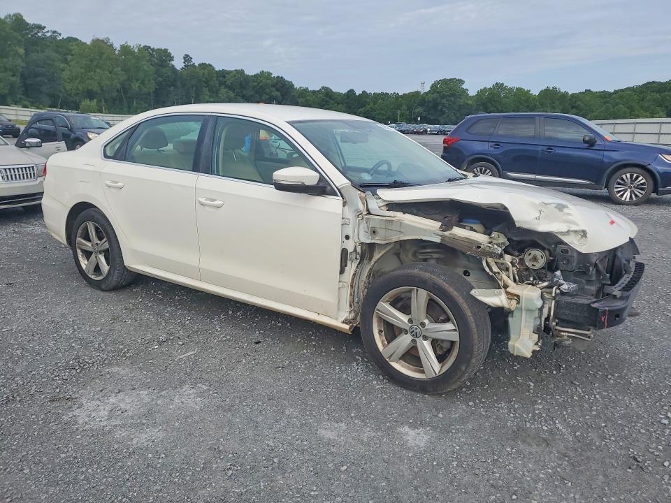64552456 :رقم المزاد ، 1VWBH7A39DC128676 vin ، 2013 Volkswagen Passat مزاد بيع
