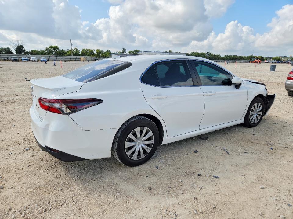 63943316 :رقم المزاد ، 4T1C31AK7NU574231 vin ، 2022 Toyota Camry مزاد بيع
