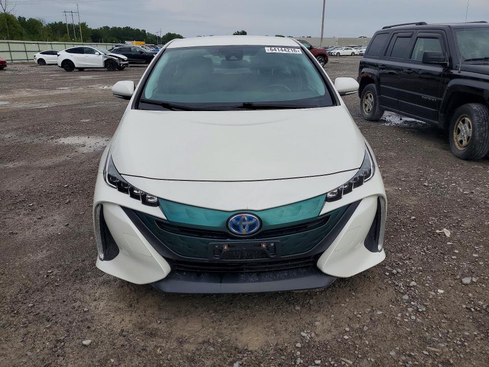 2017 Toyota Prius Prime მანქანა იყიდება აუქციონზე, vin: JTDKARFP9H3042207, აუქციონის ნომერი: 64144216