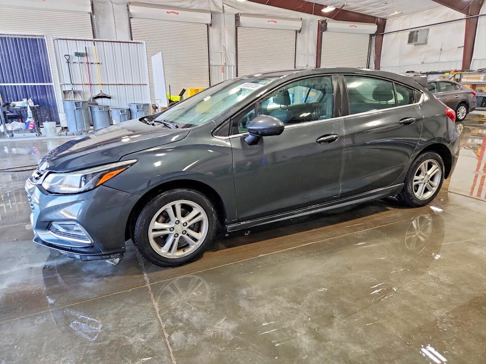 66539786 :رقم المزاد ، 3G1BE6SM8JS518034 vin ، 2018 Chevrolet Cruze مزاد بيع
