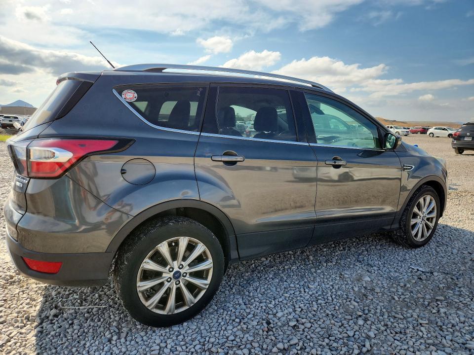2017 Ford Escape მანქანა იყიდება აუქციონზე, vin: 1FMCU9J95HUC28868, აუქციონის ნომერი: 65379466