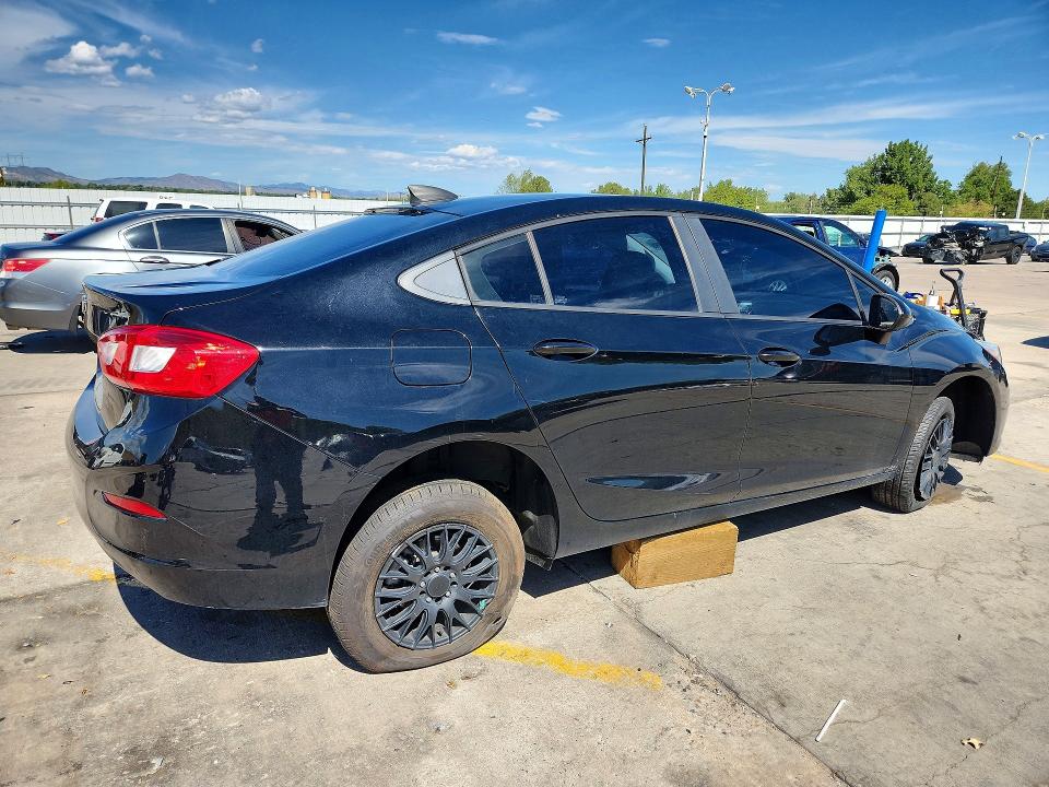 66069336 :رقم المزاد ، 1G1BB5SM3H7224231 vin ، 2017 Chevrolet Cruze مزاد بيع
