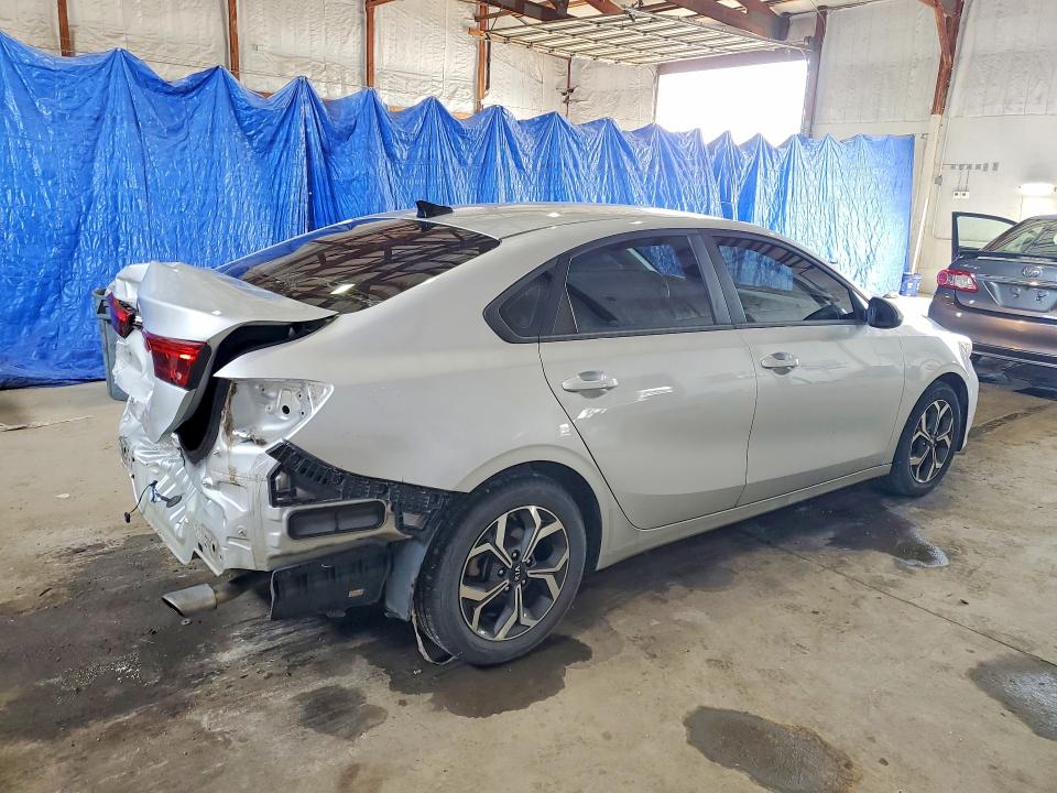 2021 Kia Forte მანქანა იყიდება აუქციონზე, vin: 3KPF24AD1ME277508, აუქციონის ნომერი: 65522806