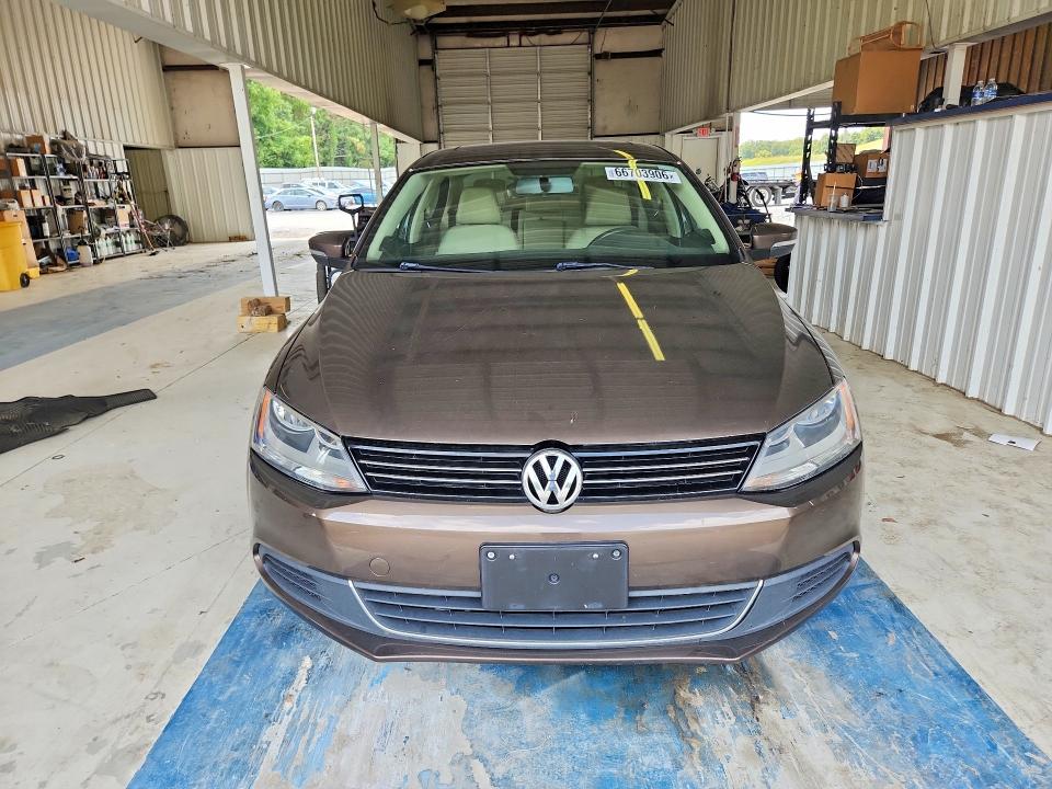 66703906 :رقم المزاد ، 3VWLL7AJ6DM372320 vin ، 2013 Volkswagen Jetta مزاد بيع