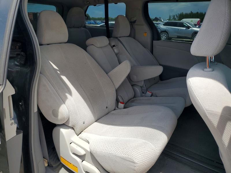 66388756 :رقم المزاد ، 5TDKK3DC1BS151289 vin ، 2011 Toyota Sienna مزاد بيع