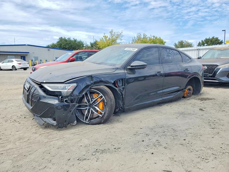 65362946 :رقم المزاد ، WA12AAGE2NB037229 vin ، 2022 Audi E-tron مزاد بيع