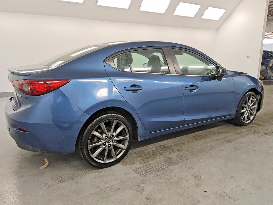 2018 Mazda 3 მანქანა იყიდება აუქციონზე, vin: 3MZBN1V33JM257880, აუქციონის ნომერი: 63696356