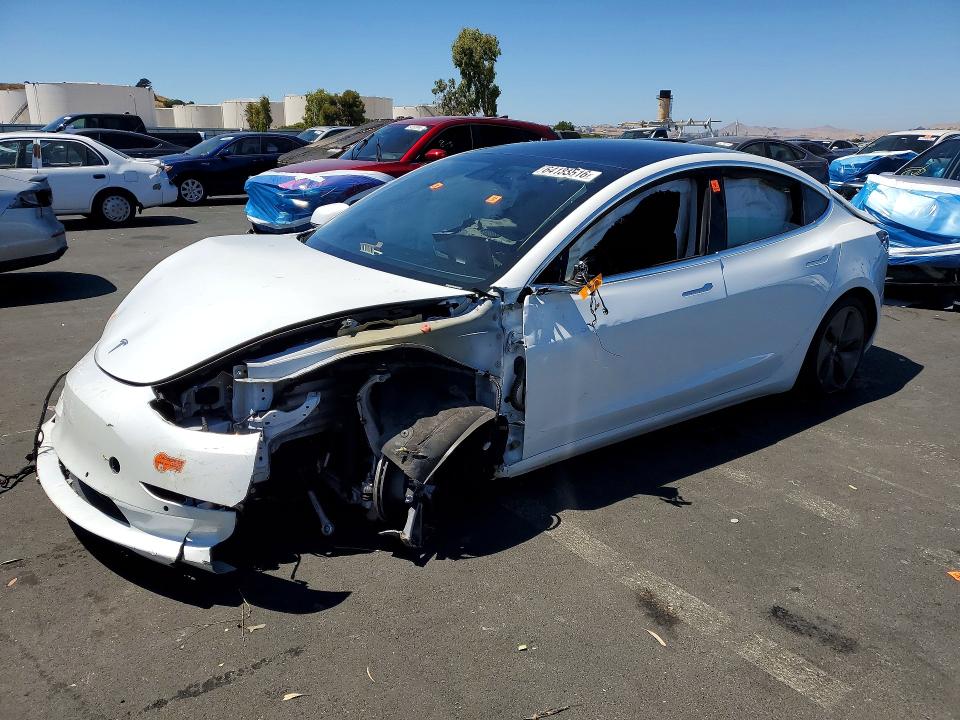 2020 Tesla Model 3 მანქანა იყიდება აუქციონზე, vin: 5YJ3E1EA9LF613939, აუქციონის ნომერი: 64133516