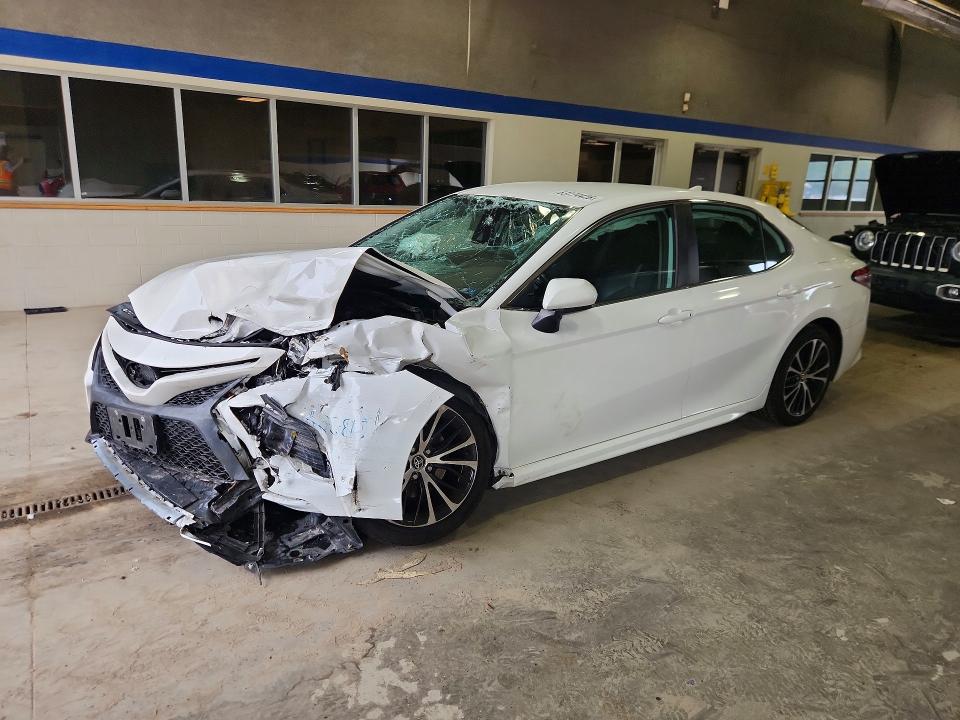 2020 Toyota Camry მანქანა იყიდება აუქციონზე, vin: 4T1G11AK5LU893521, აუქციონის ნომერი: 63774426